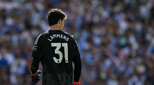Manchester United được khuyên mua thủ môn giàu kinh nghiệm thay Senne Lammens