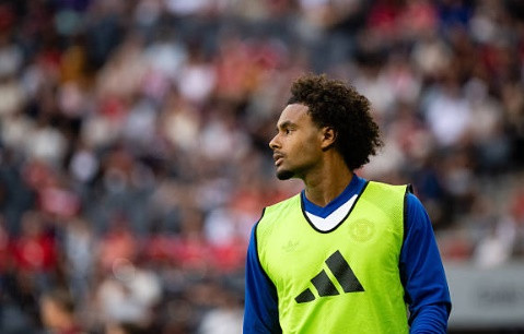 Juventus muốn mượn Joshua Zirkzee, Galatasaray theo đuổi Gabriel Martinelli