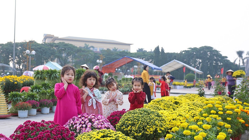 Đồng thuận phương án nghỉ tết Nguyên đán 2027 dài 7 ngày
