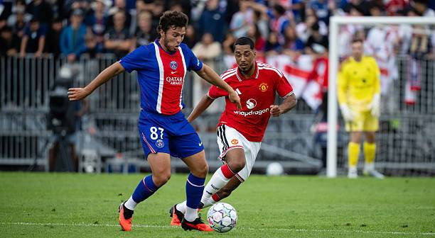 Youri Tielemans kết hợp ăn ý Bruno Fernandes trong trận ra mắt Manchester United hòa PSG