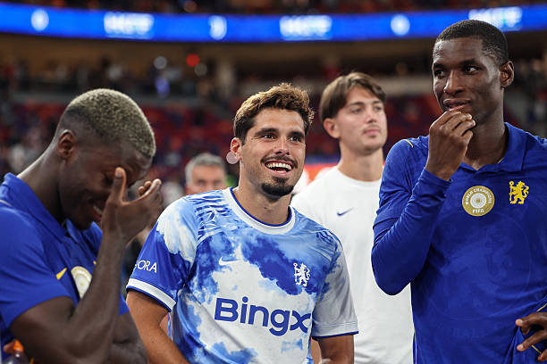 Cựu sao Jeremie Aliadiere khuyên Arsenal chiêu mộ Pedro Neto từ Chelsea giá 70 triệu bảng