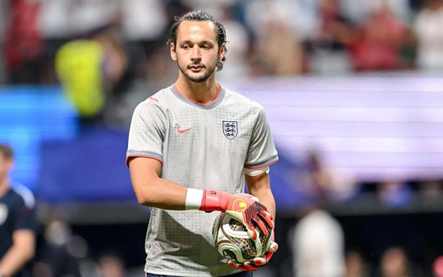 Leeds United chi 40 triệu bảng chiêu mộ James Trafford từ Man City để giải bài toán khung gỗ