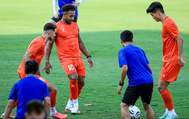 HLV Kim Sang-sik sở hữu hàng công biến ảo nhờ bộ ba nhập tịch trước bán kết ASEAN Cup 2026