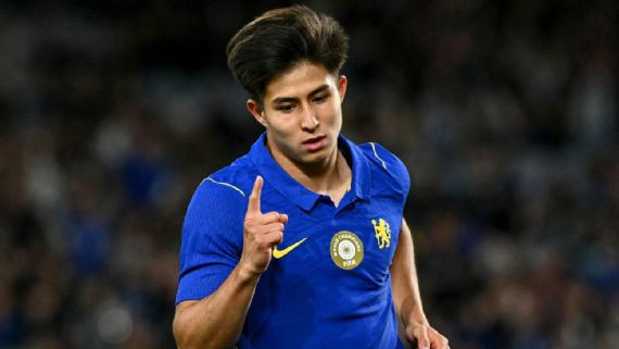 Chelsea trói chân thần đồng Dastan Satpayev đến năm 2033 rồi lập tức cho Burnley mượn