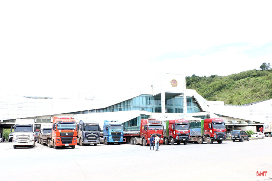 Tăng tốc thu ngân sách từ hoạt động xuất nhập khẩu