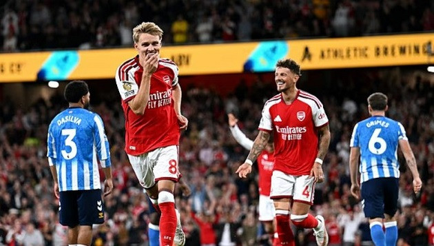 Arsenal vùi dập Coventry 3-0 ngày ra quân Ngoại hạng Anh: Đẳng cấp và sự trở lại của Odegaard