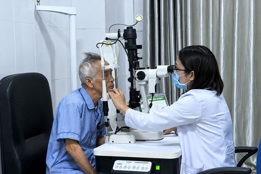 Cảnh báo biến chứng nguy hiểm của bệnh Glôcôm