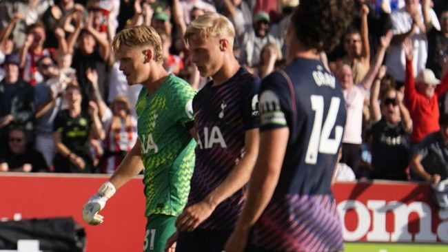 Brentford đè bẹp Tottenham với tỷ số 3-0 thuyết phục tại ngày ra quân Ngoại hạng Anh 2026/27