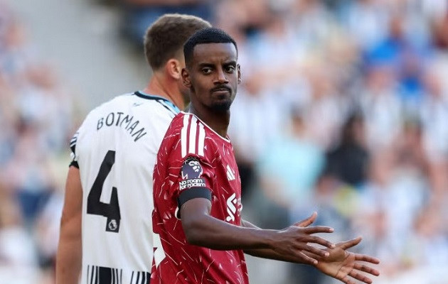 Áp lực bủa vây Alexander Isak trong ngày cùng Liverpool tái xuất sân St. James' Park