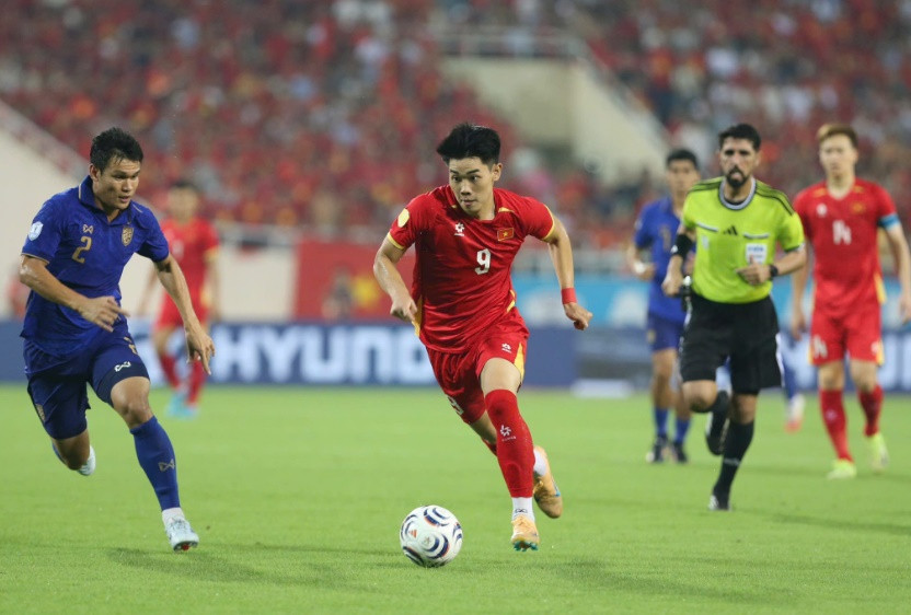 Nguyễn Đình Bắc giành cú đúp danh hiệu lịch sử ở ASEAN Cup 2026: Cột mốc tuổi 22 rực rỡ