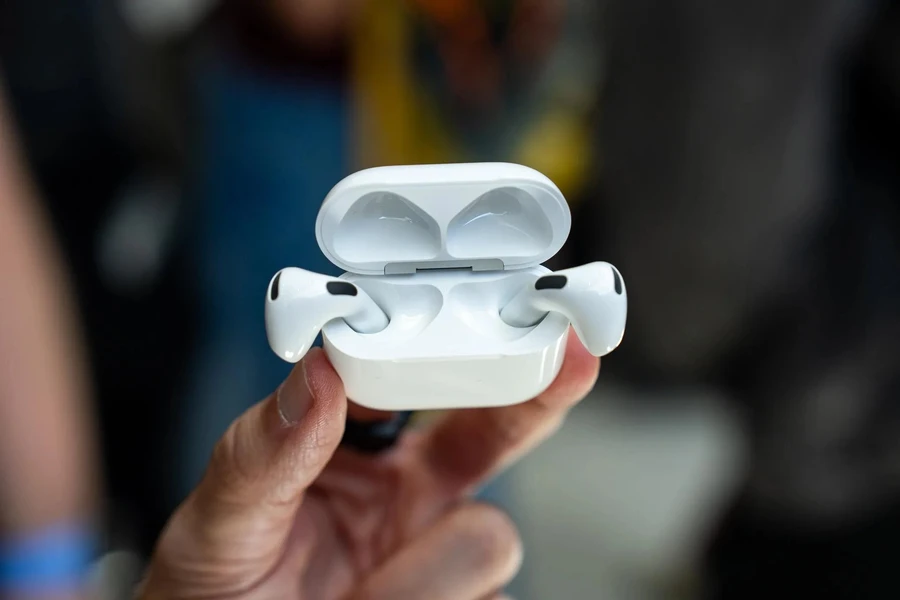 Apple trình làng tai nghe AirPods 5 với bước tiến lớn về trí tuệ nhân tạo và dịch thuật