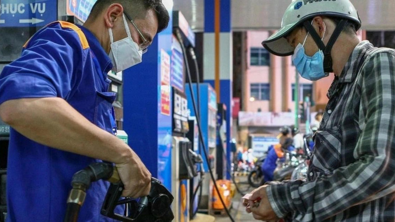 Nguyên nhân khiến giá xăng tăng 5 phiên liên tiếp