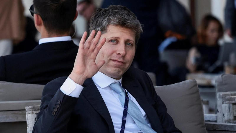Sam Altman: 'Thế giới nên chấp nhận những điều tồi tệ của AI'