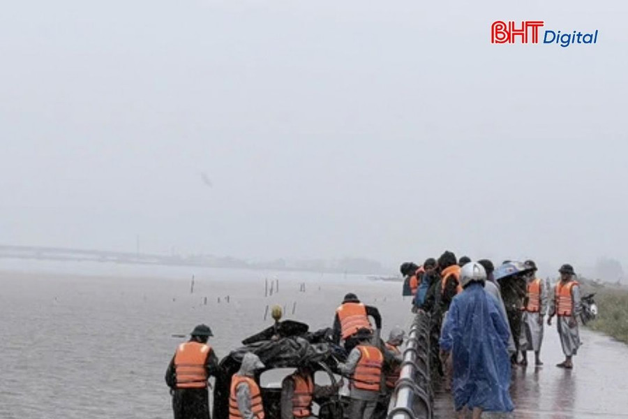 Đà Nẵng: Bị sét đánh khi đi đánh cá, người đàn ông rơi xuống sông Trường Giang mất tích