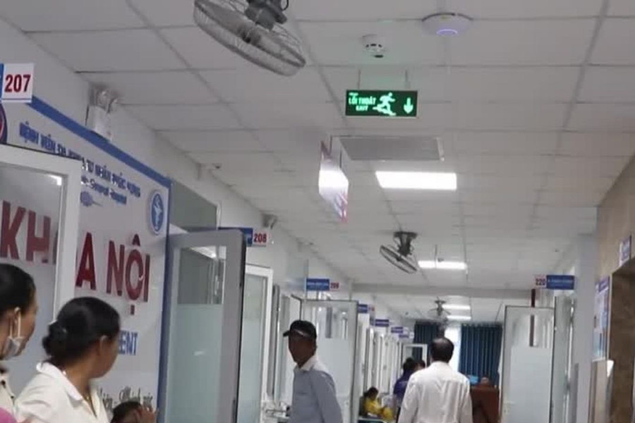 Quảng Ngãi: 55 người nhập viện nghi ngộ độc sau khi ăn bánh mì